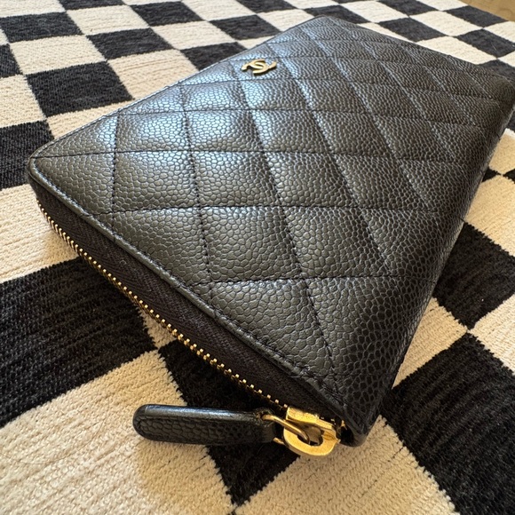 CHANEL Quilted Caviar Organizer Wallet - Picture 5 of 16